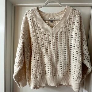 Universal Thread Cream V-Neck Sweater